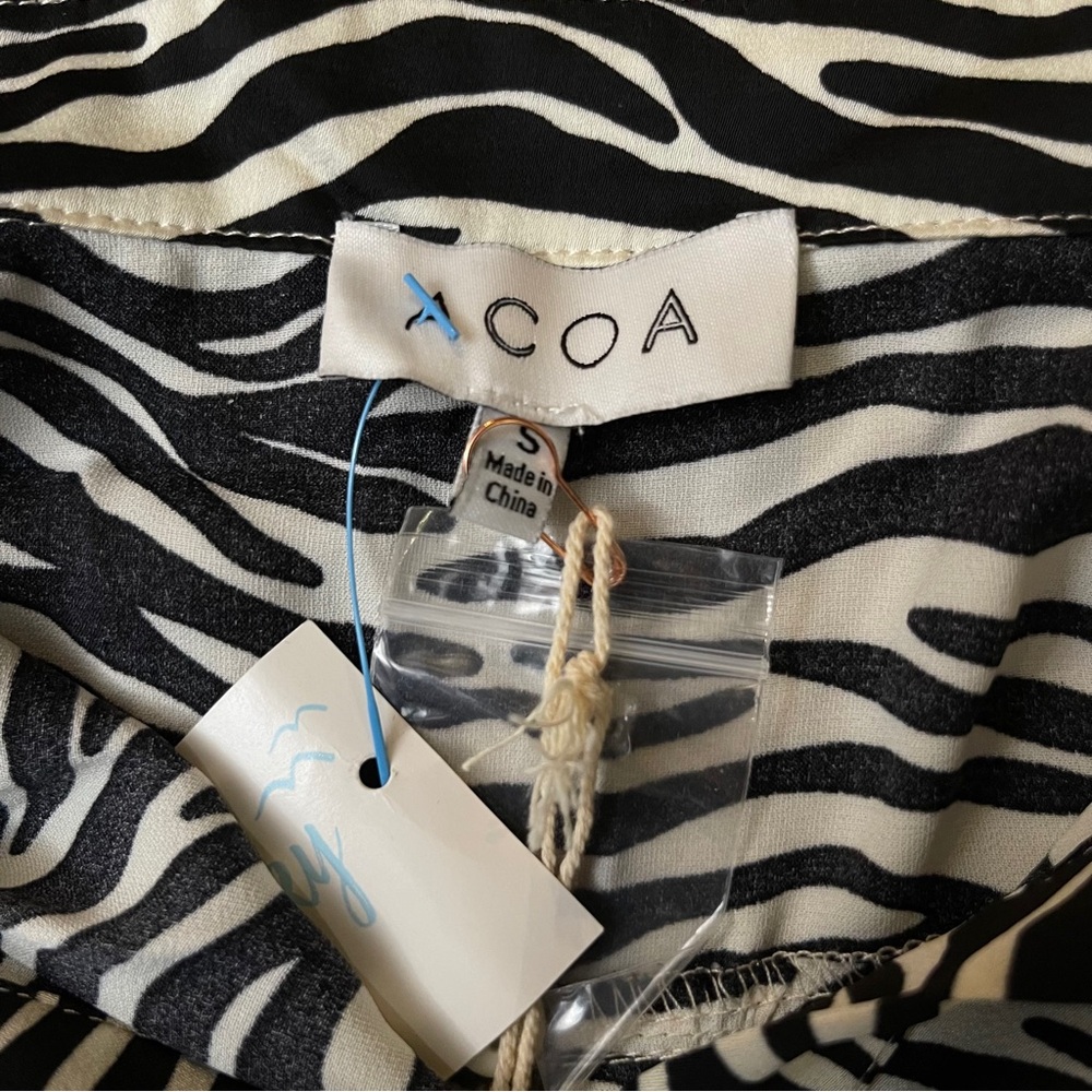 ACOA Zebra Print Button Down Blouse Women’s S NWT Black White Long Sleeve* - Picture 6 of 6